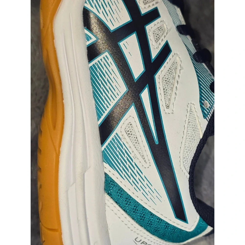 NWOT Asics Upcourt 5 Volleyball Shoes White Deep Ocean Indoor Court Kids Size 1